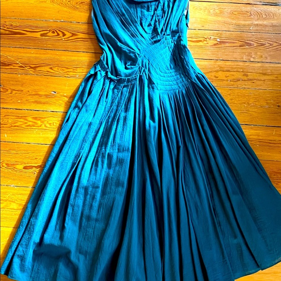 Beautiful dress. Accessories included. Size S - Picture 2 of 3